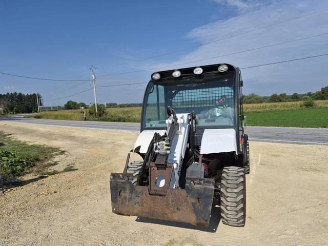 Image of Bobcat Toolcat 5600 equipment image 3