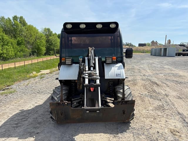 Image of Bobcat Toolcat 5600 equipment image 2