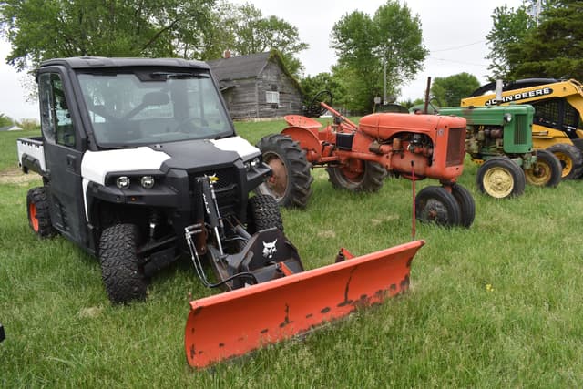 Image of Bobcat UV34 equipment image 2