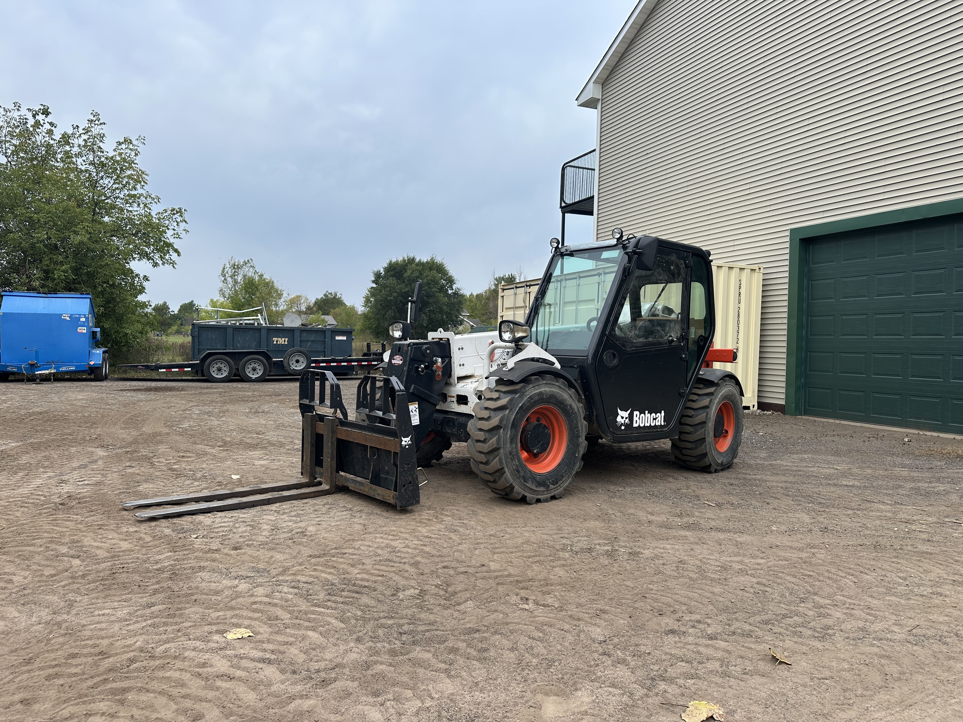 Bobcat V417 Equipment Image0