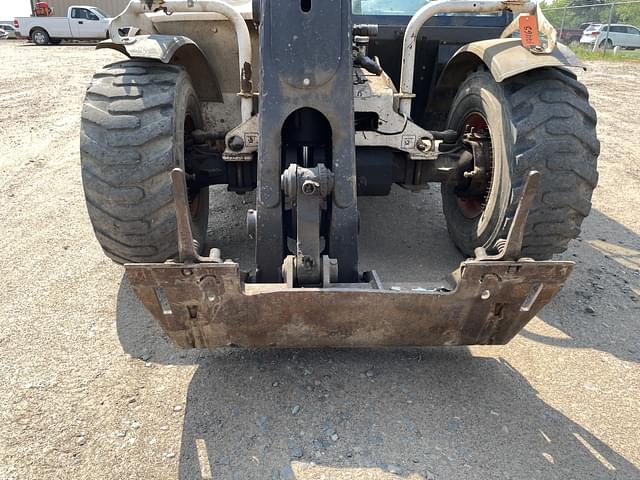 Image of Bobcat V417 equipment image 4