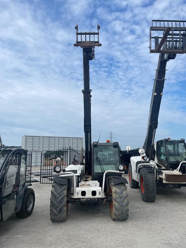Image of Bobcat V518 equipment image 1