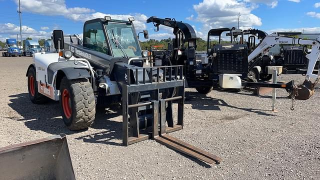 Image of Bobcat V623 equipment image 2