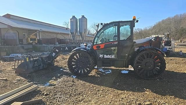 Image of Bobcat V723 equipment image 1