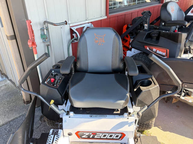 Image of Bobcat ZT2000 equipment image 3