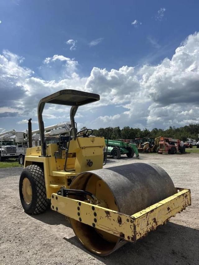 Image of Bomag BW172D equipment image 4