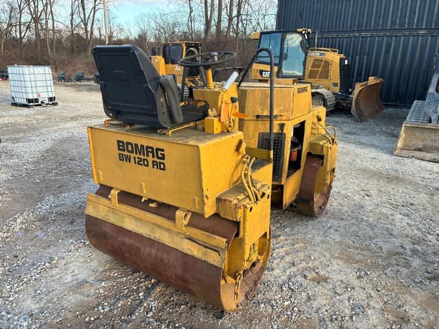 Image of Bomag BW120AD equipment image 4