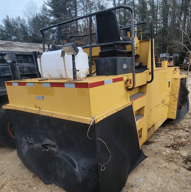 Image of Bomag BW20R equipment image 4