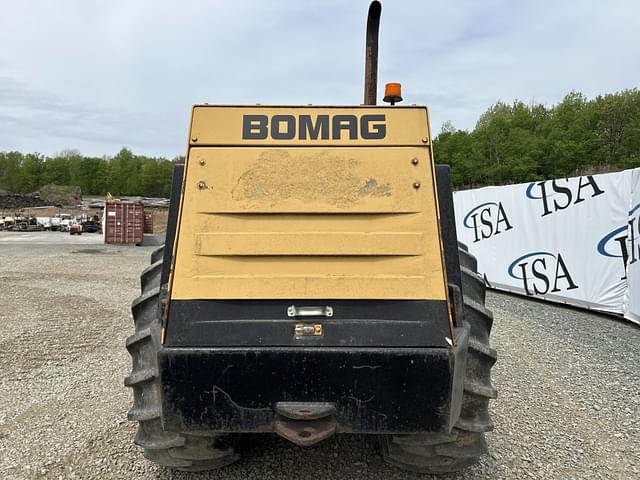 Image of Bomag BW213 equipment image 3