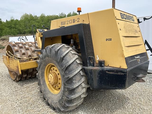Image of Bomag BW213 equipment image 2