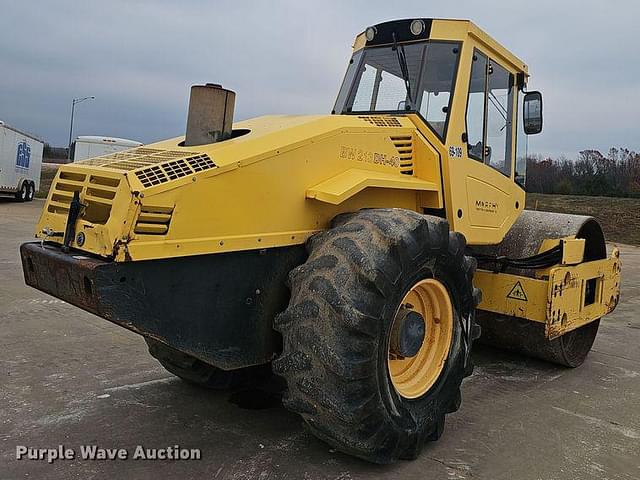 Image of Bomag BW213DH equipment image 4