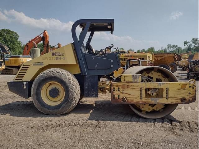 Image of Bomag BW213DH-3 equipment image 2