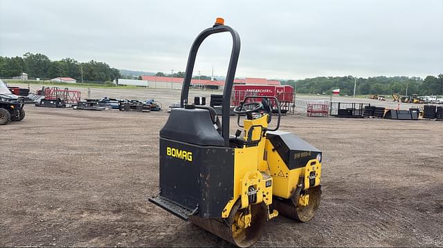 Image of Bomag BW900-2 equipment image 2