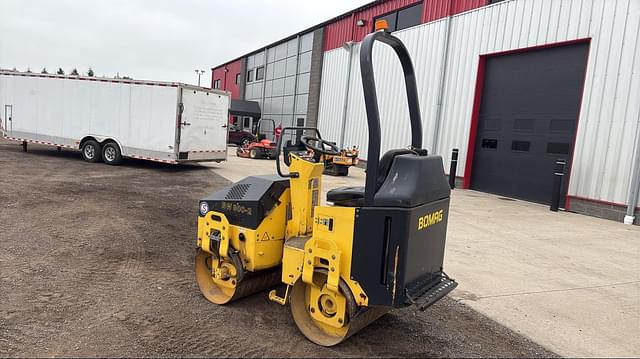 Image of Bomag BW900-2 equipment image 3