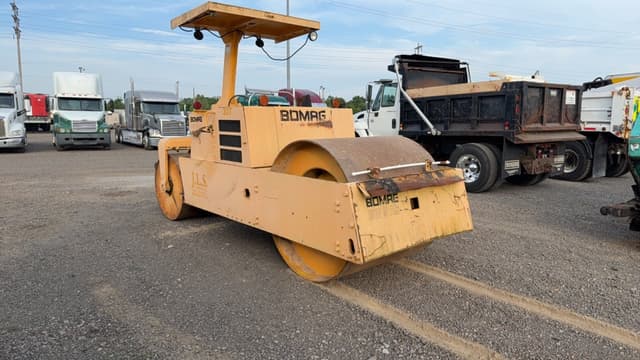 Image of Bomag BW9AS equipment image 2