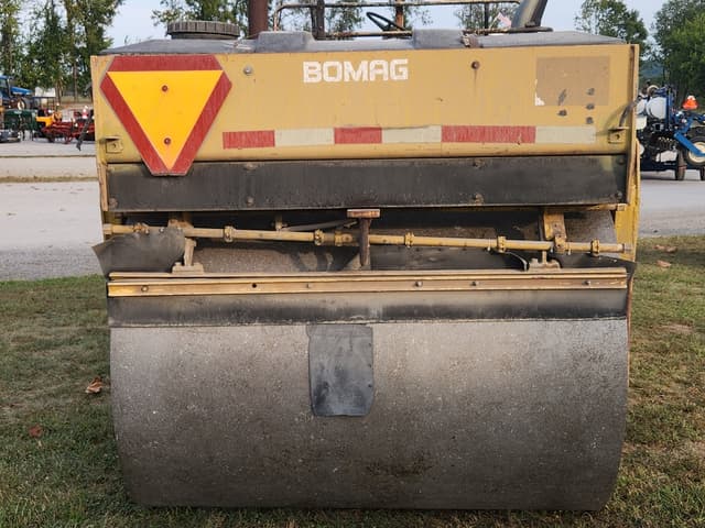 Image of Bomag BW161AD equipment image 2