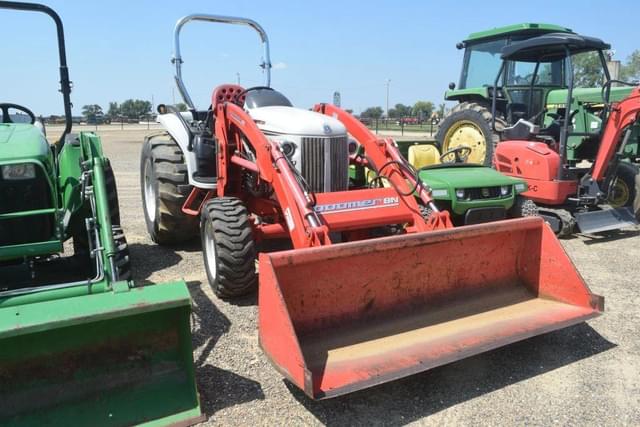 Image of New Holland Boomer 8N equipment image 3