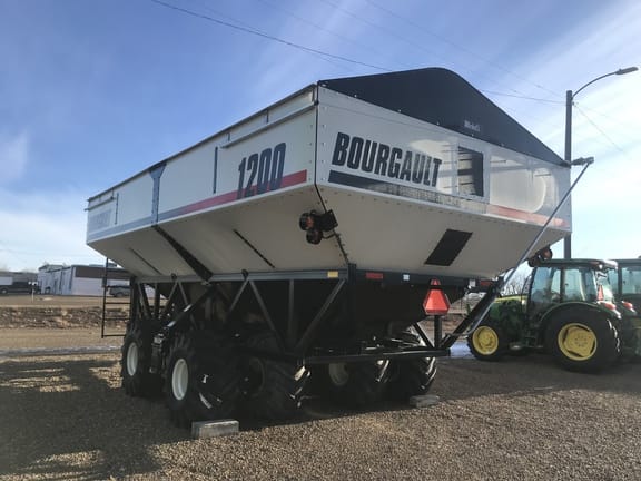 Bourgault 1200 Equipment Image0