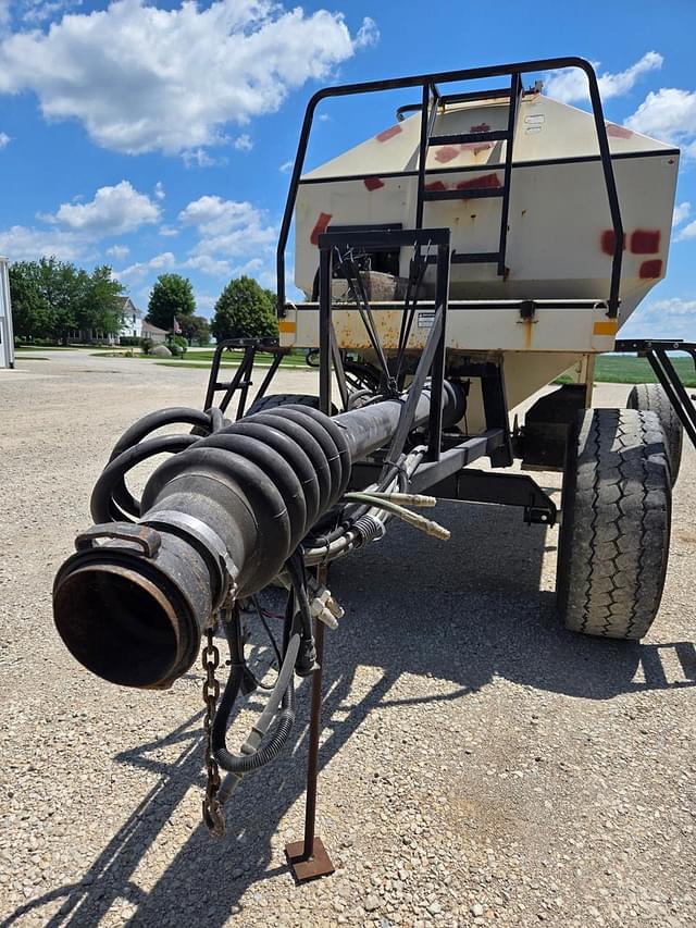 Image of Bourgault 3195 equipment image 2
