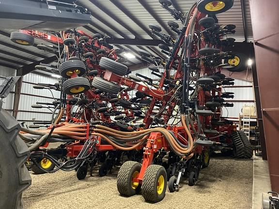 Image of Bourgault 3320 equipment image 2