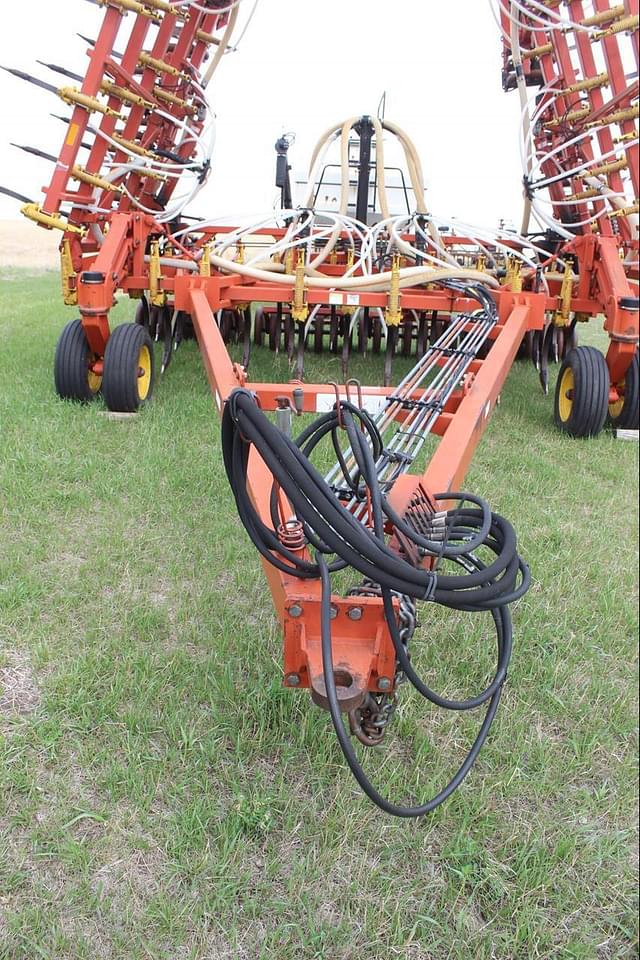 Image of Bourgault 5710 equipment image 4