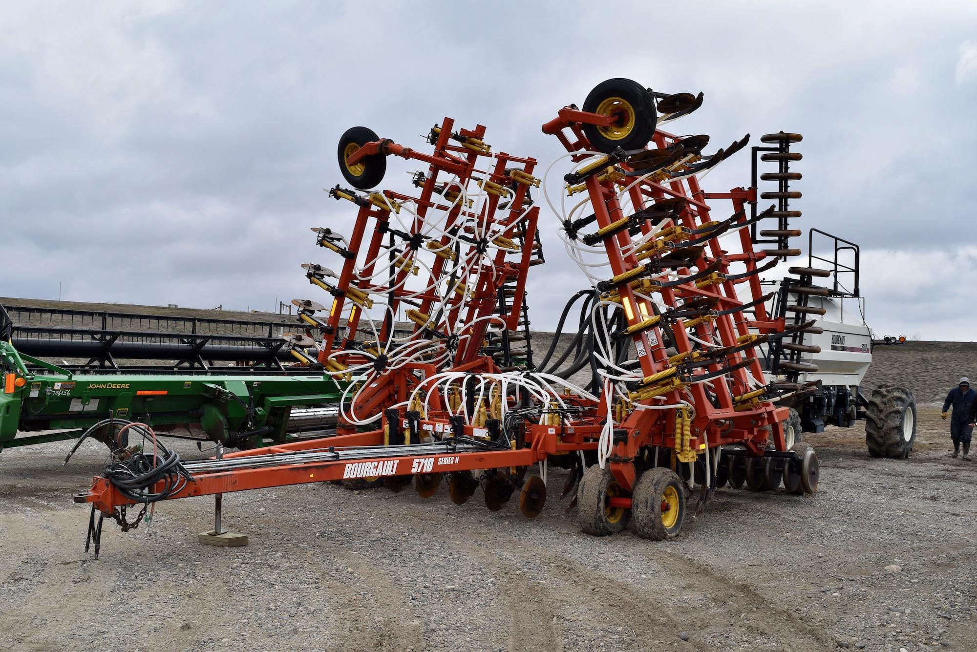 Main image Bourgault 5710