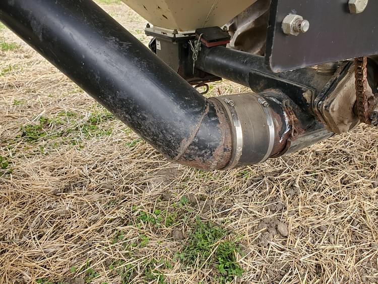 Main image Bourgault 8800 12