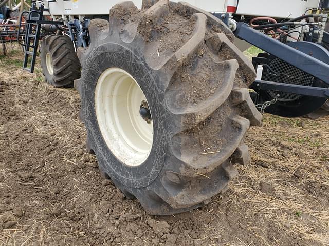 Thumbnail image Bourgault 8800 17