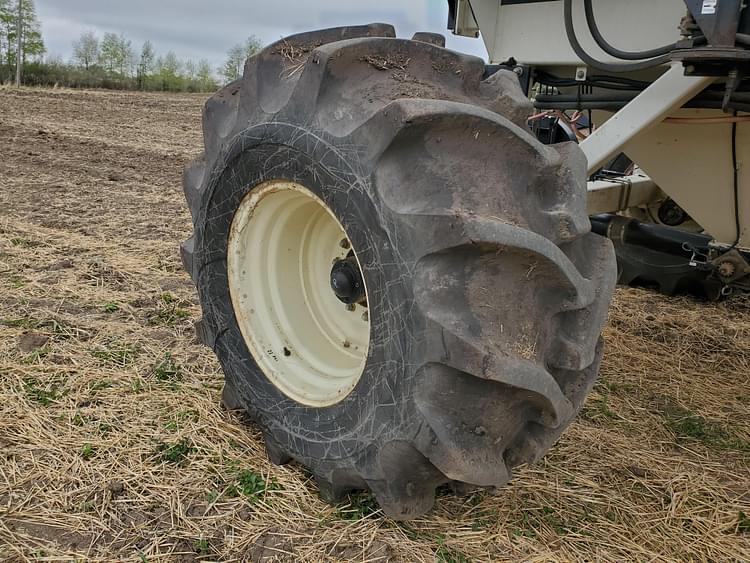 Main image Bourgault 8800 18