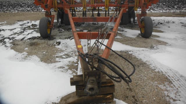 Image of Bourgault 9200 equipment image 2