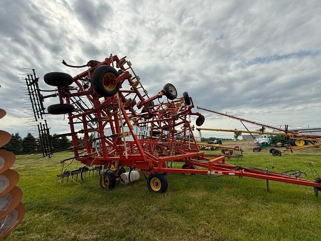 Image of Bourgault 9400 equipment image 1