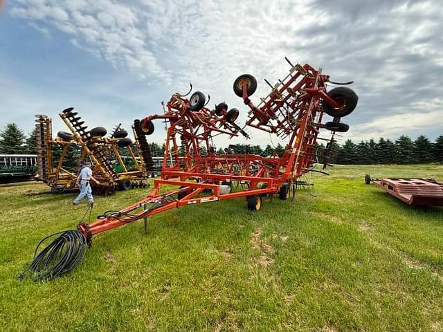 Image of Bourgault 9400 equipment image 3