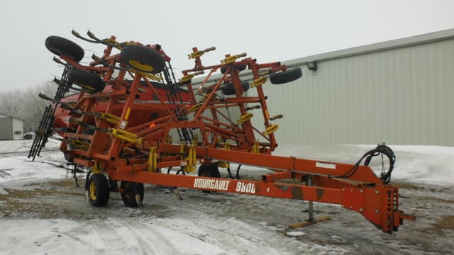 Image of Bourgault 9800 equipment image 2