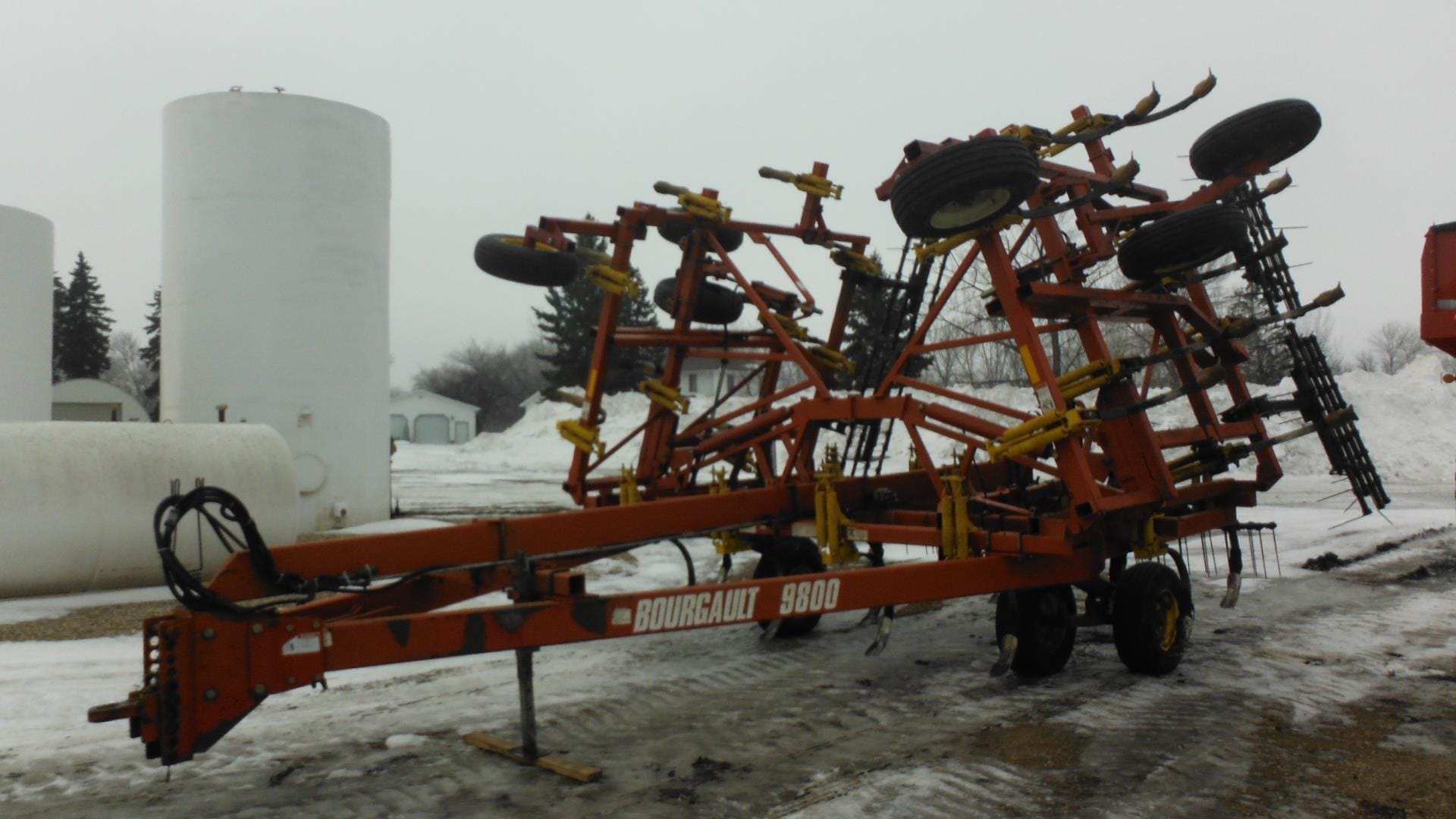 Bourgault 9800 Equipment Image0