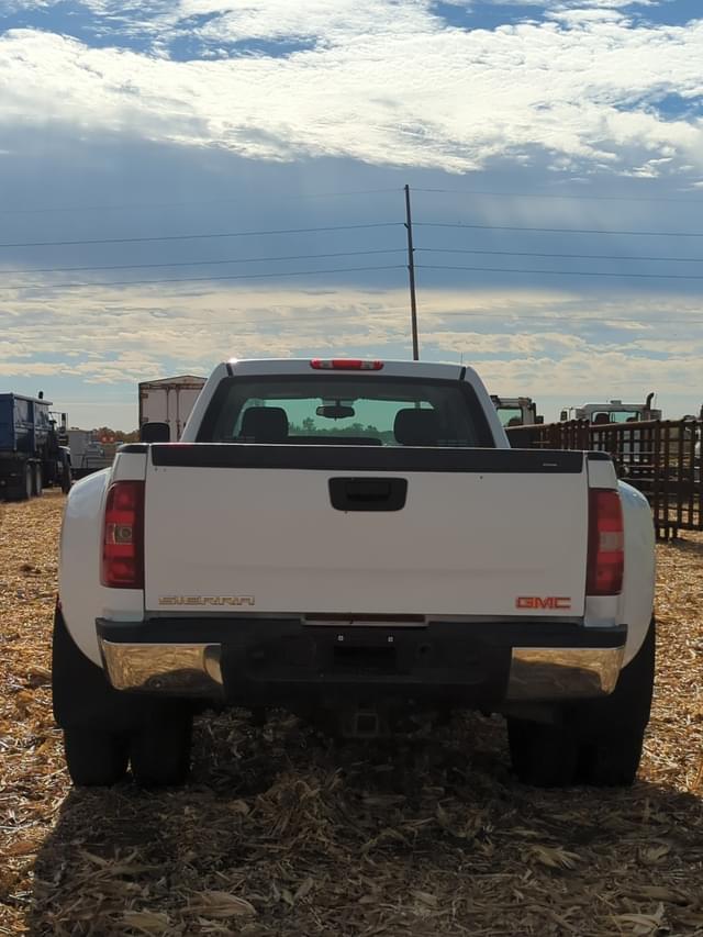 Image of GMC 3500 equipment image 4