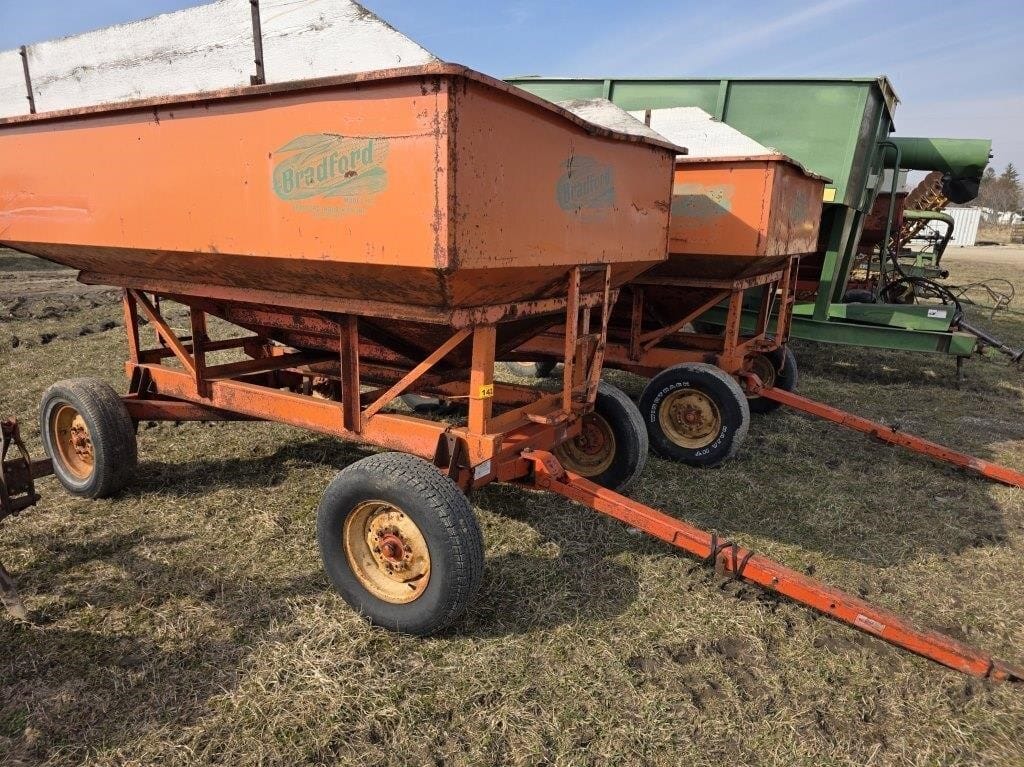 Bradford 165 Equipment Image0