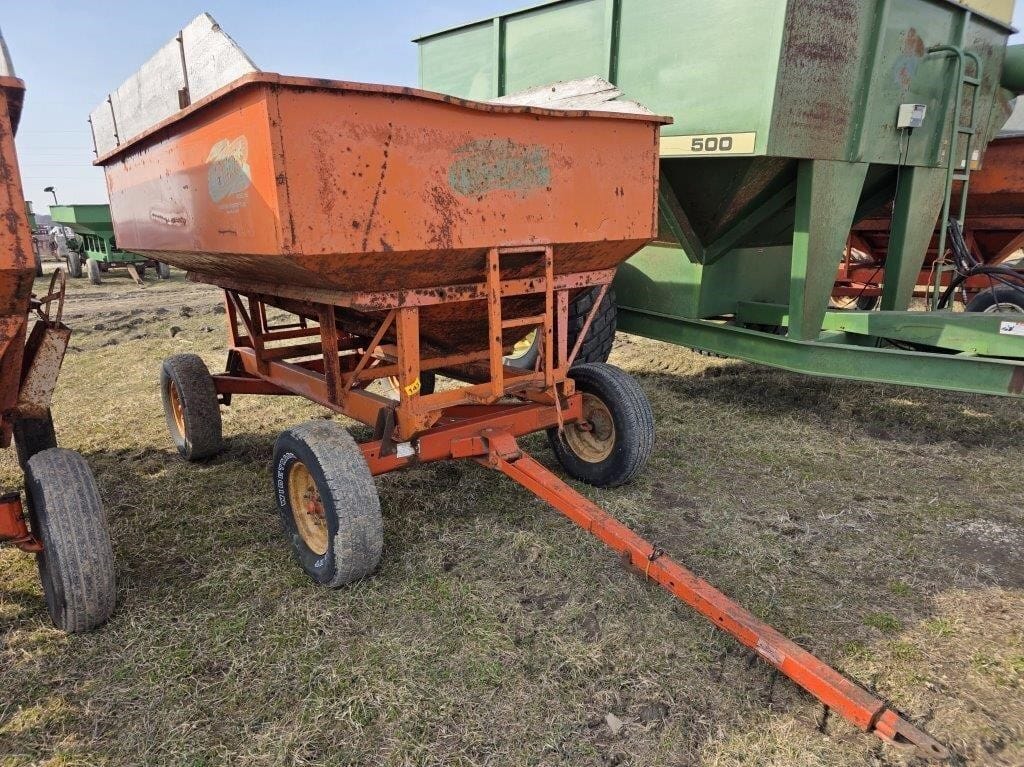 Bradford 165 Equipment Image0