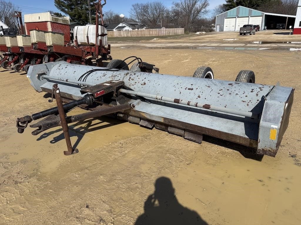 Brady 1680 Equipment Image0