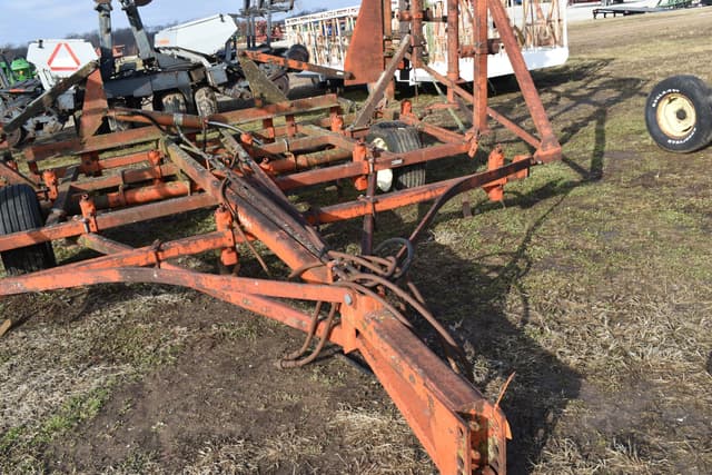 Image of Brady 3200 equipment image 4