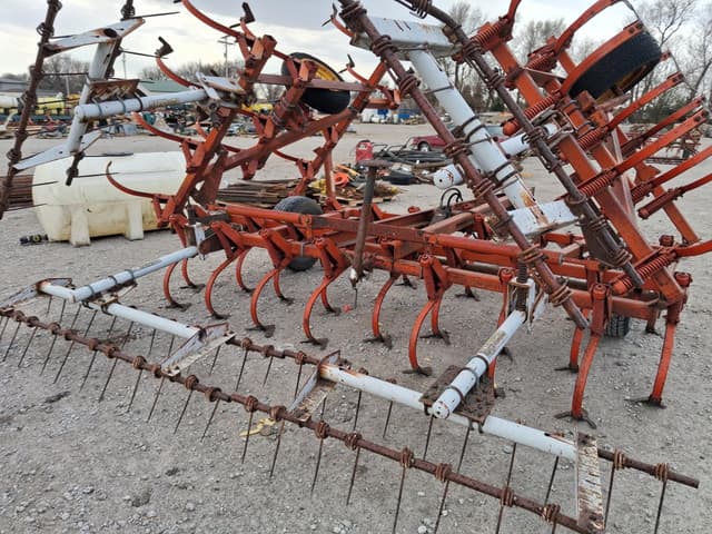 Image of Brady 3200 equipment image 4