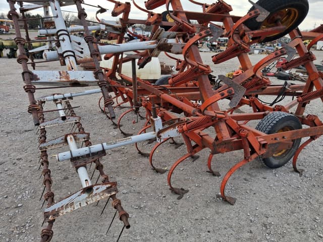 Image of Brady 3200 equipment image 3