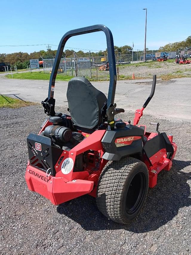 Image of Gravely Pro-Turn 652 equipment image 3