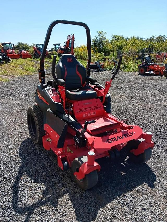 Image of Gravely Pro-Turn 652 equipment image 2