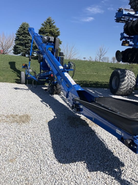 2023 Brandt 1547LP+ Equipment Image0