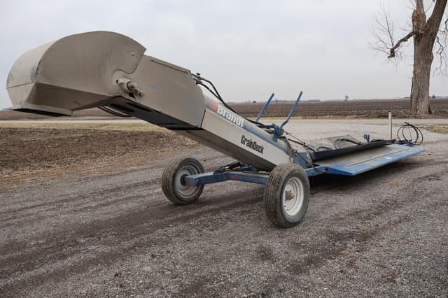 Image of Brandt GrainDeck equipment image 3