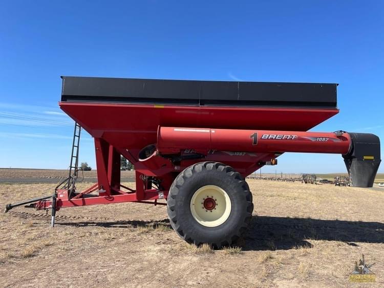Brent 1082 Harvesting Grain Carts for Sale Tractor Zoom