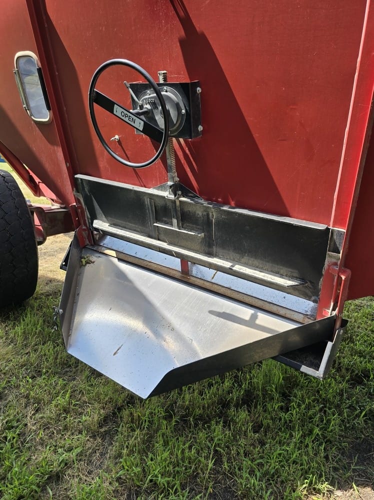 2006 Brent 644 Equipment Image0