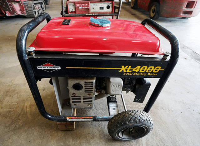 Image of Briggs & Stratton XL4000 equipment image 3