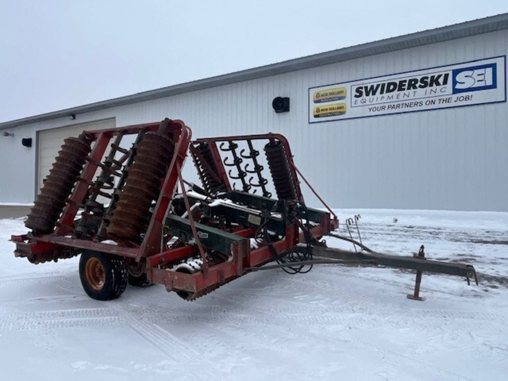 Brillion Cultimulcher Equipment Image0