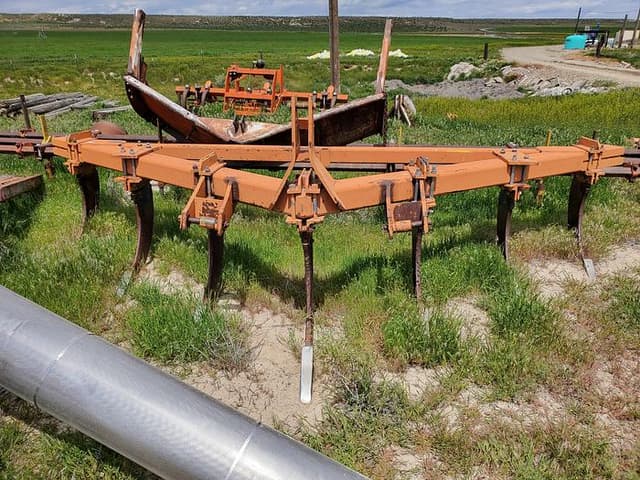 Image of Brillion 7 Shank Ripper equipment image 2